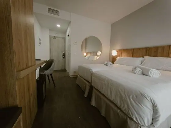 Standard Tek Büyük Yataklı Oda