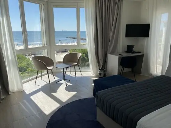 Deluxe Tek Büyük Yataklı Oda, Deniz Manzaralı