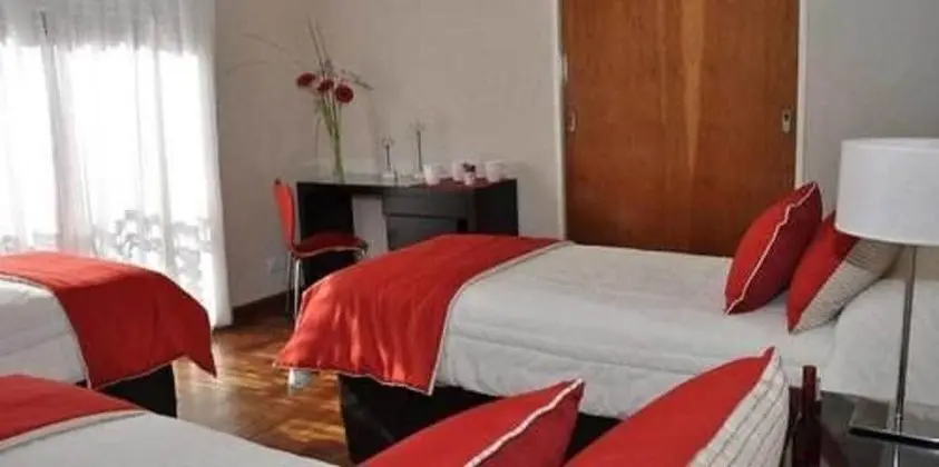 Üç Kişilik Oda