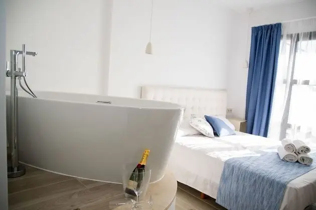 Deluxe Tek Büyük veya İki Ayrı Yataklı Oda