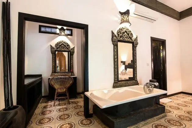 Petit Pool Suite