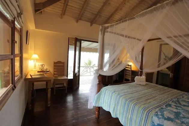 Romantic Tek Büyük Yataklı Oda, 1 Büyük (Queen) Boy Yatak, Balkon, Denize Sıfır