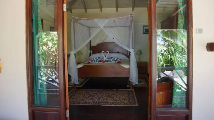 Romantic Tek Büyük Yataklı Oda, 1 Büyük (Queen) Boy Yatak, Balkon, Denize Sıfır