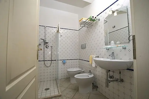 Basic Tek Büyük Yataklı Oda