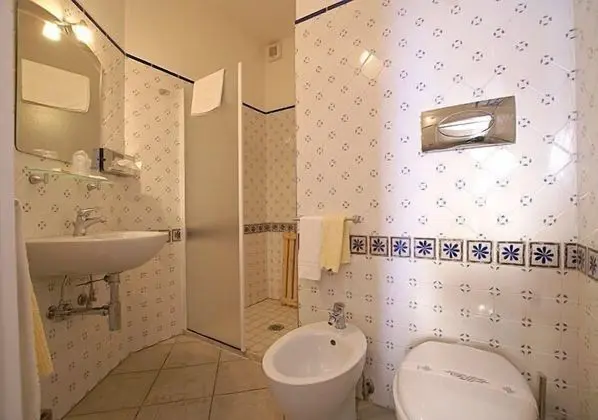 Basic Tek Büyük Yataklı Oda