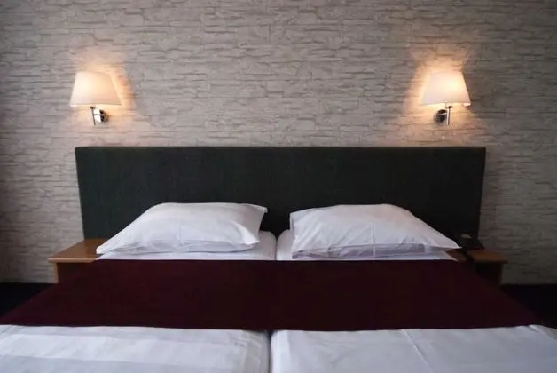 Classic Tek Büyük Yataklı Oda