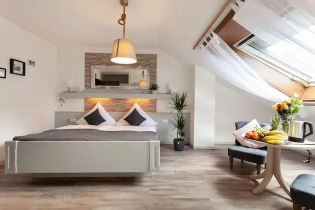 Tek Büyük Yataklı Oda, Balkon, Dağ Manzaralı