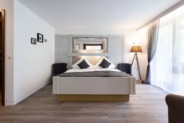 Tek Büyük Yataklı Oda, Balkon, Dağ Manzaralı