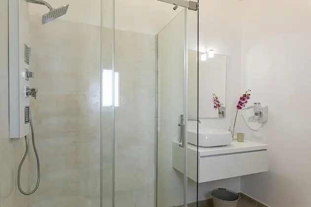 Tek Büyük veya İki Ayrı Yataklı Oda, Banyolu/Duşlu (Camera 2)