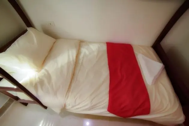 Classic Ortak Ranzalı Oda, Penceresiz (Shared Bathroom)