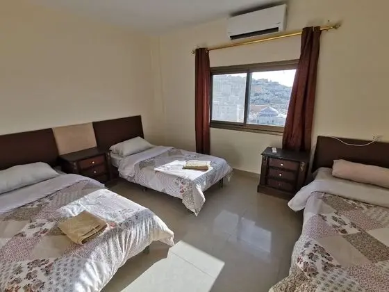 Üç Kişilik Oda
