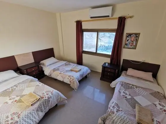 Üç Kişilik Oda