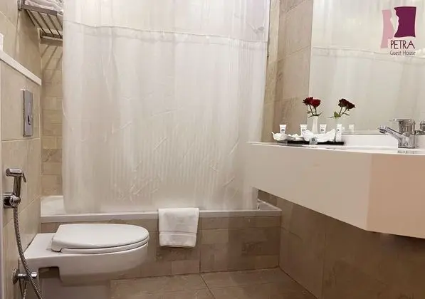 Basic Tek Büyük Yataklı Oda