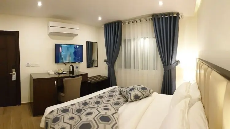 Deluxe Tek Büyük Yataklı Oda