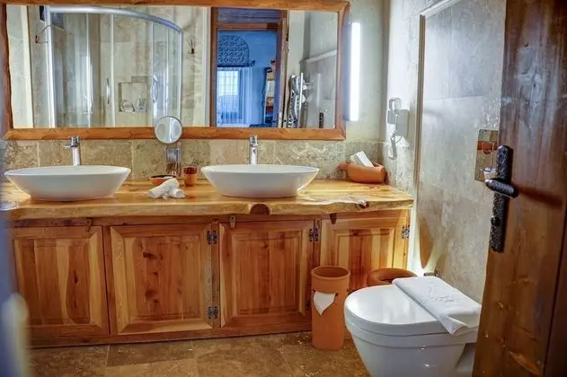 Süit (Queen with Spa bath)