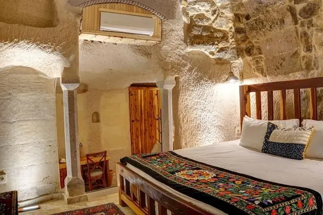 Superior Süit (Cave)