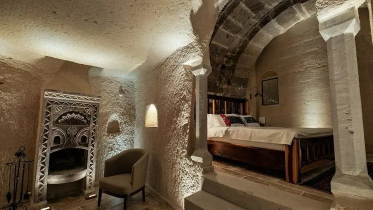 Superior Suite (Cave)