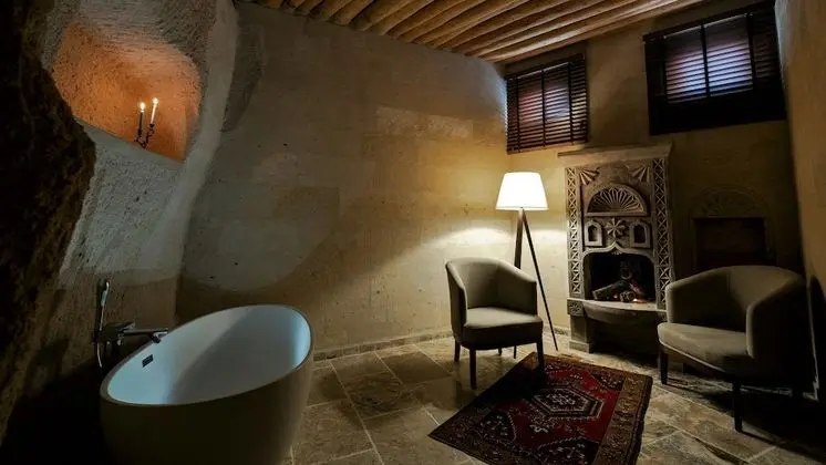 Superior Suite (Cave)