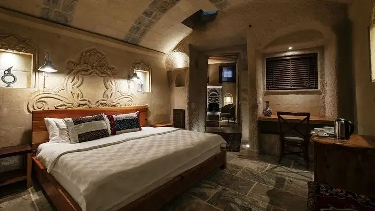 Superior Suite (Cave)