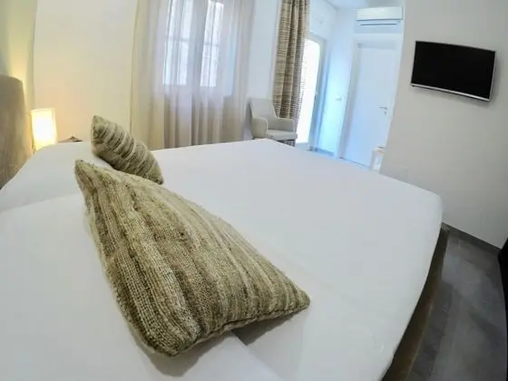 Design Tek Büyük Yataklı Oda (Riolite)