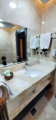 Luxury Tek Büyük Yataklı Oda