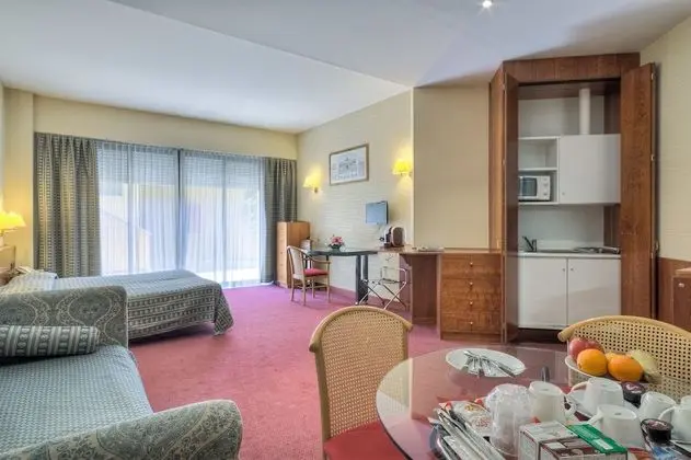 Business Tek Büyük Yataklı Oda, 1 En Büyük (King) Boy Yatak, Bahçe Manzaralı