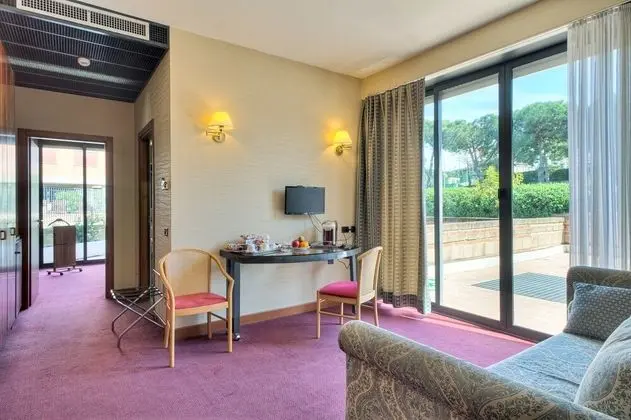 Business Tek Büyük Yataklı Oda, 1 En Büyük (King) Boy Yatak, Bahçe Manzaralı