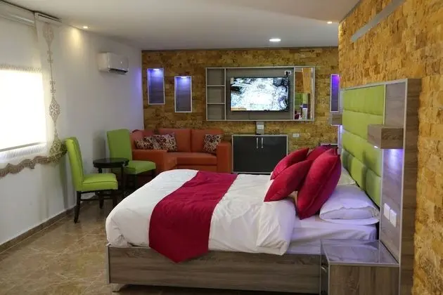 Deluxe Tek Büyük Yataklı Oda