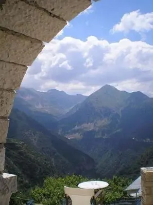 Üç Kişilik Oda