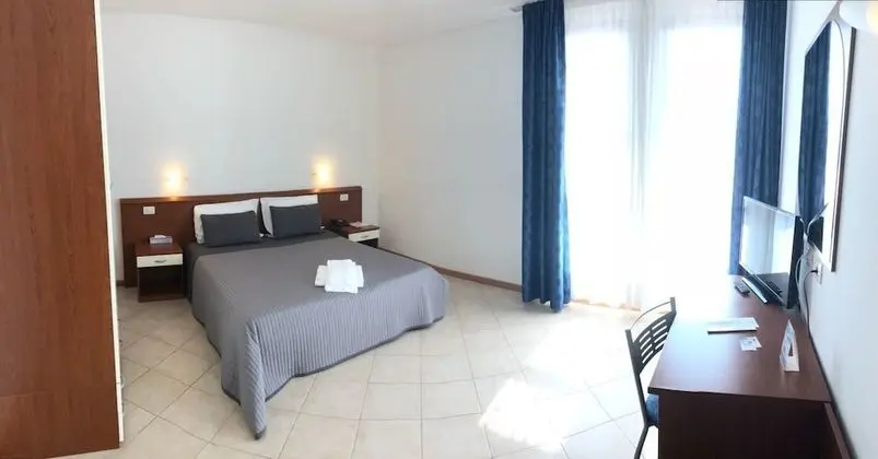 Tek Büyük veya İki Ayrı Yataklı Oda