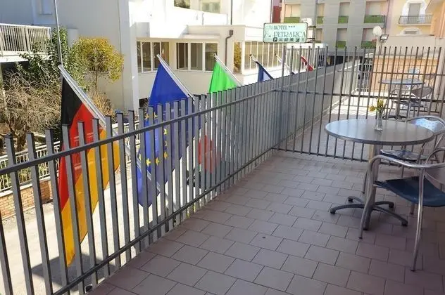 Economy Dört Kişilik Oda, Balkon