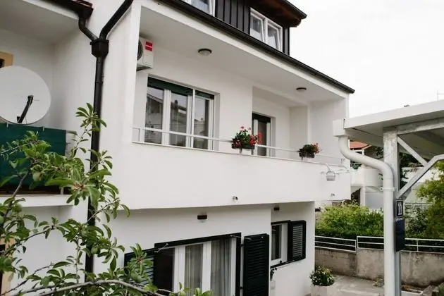 Apart Daire (Petri - close to the sea - A1 Crveni )