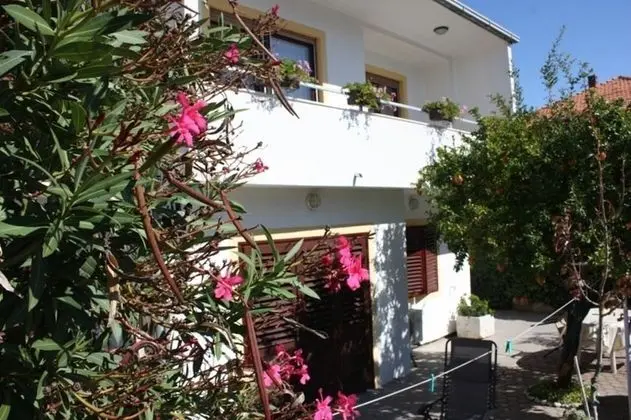 Apart Daire (Petri - close to the sea - A1 Crveni )