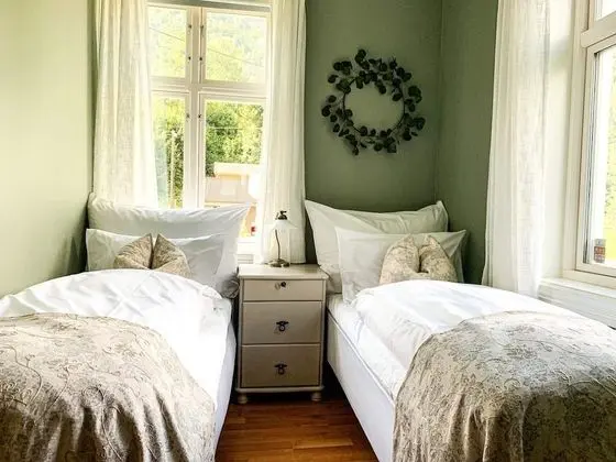 Basic Tek Büyük Yataklı Oda