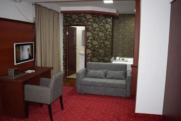 Deluxe Oda, 1 En Büyük (King) Boy Yatak, Sıcak Su Havuzu, Şehir Manzaralı