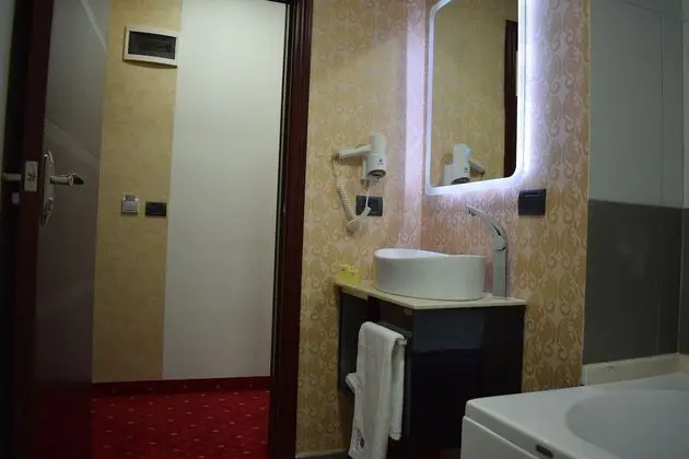 Deluxe Oda, 1 En Büyük (King) Boy Yatak, Sıcak Su Havuzu, Şehir Manzaralı