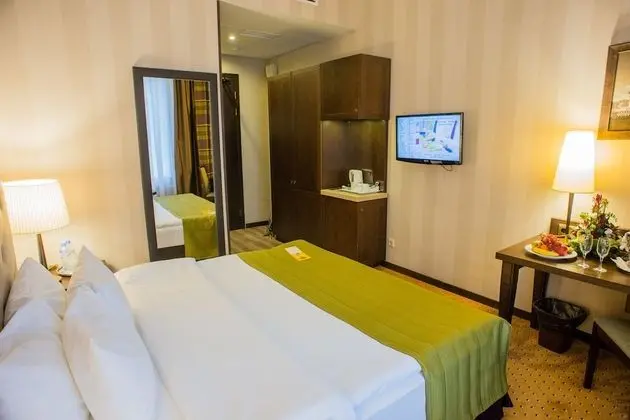 Superior Tek Büyük veya İki Ayrı Yataklı Oda