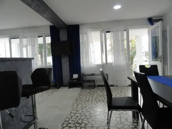 Family Kır Evi, Dağ Manzaralı