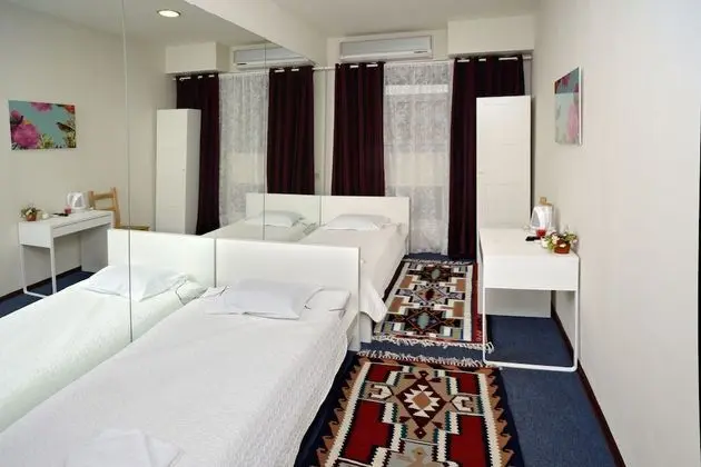 Economy İki Ayrı Yataklı Oda, 2 Tek Kişilik Yatak (Shared Bathroom)