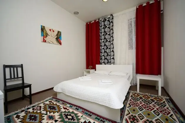 Economy Tek Büyük Yataklı Oda, 1 Çift Kişilik Yatak (Shared Bathroom)
