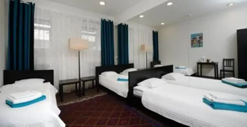 Economy Üç Kişilik Oda, 3 Tek Kişilik Yatak (Shared Bathroom)
