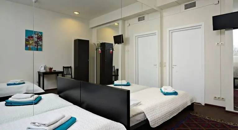 Economy Üç Kişilik Oda, 3 Tek Kişilik Yatak (Shared Bathroom)