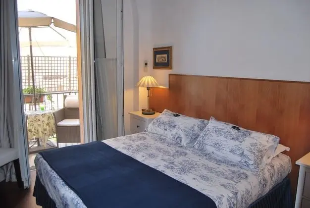 Tek Büyük Yataklı Oda, Balkon