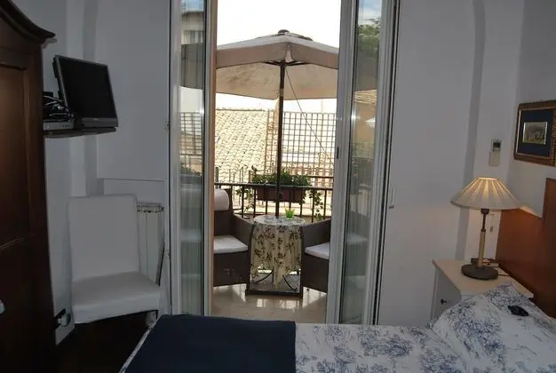 Tek Büyük Yataklı Oda, Balkon