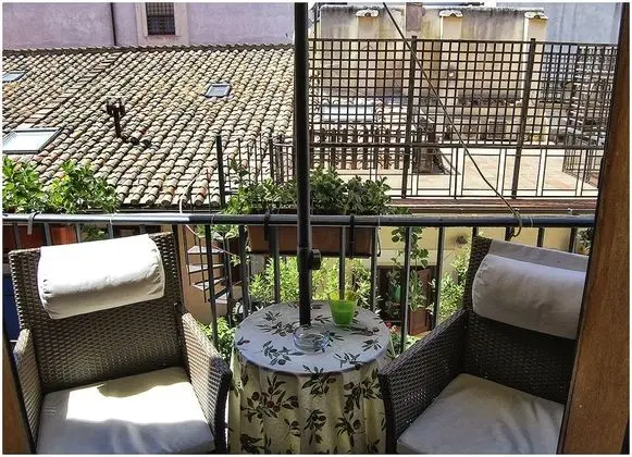 Tek Büyük Yataklı Oda, Balkon