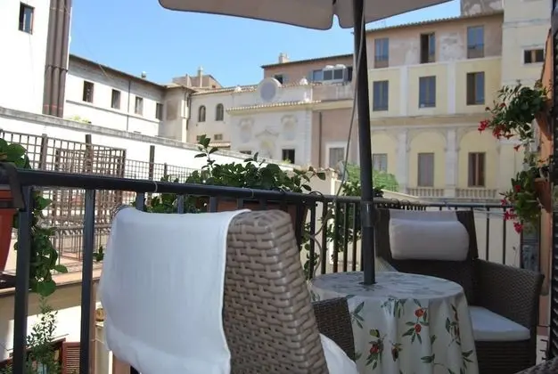 Tek Büyük Yataklı Oda, Balkon