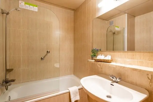 Superior Tek Büyük veya İki Ayrı Yataklı Oda