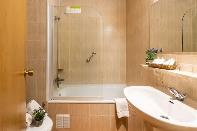 Superior Tek Büyük veya İki Ayrı Yataklı Oda