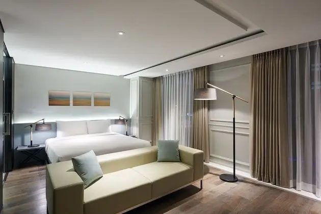 Peyto Diplomatic Suite