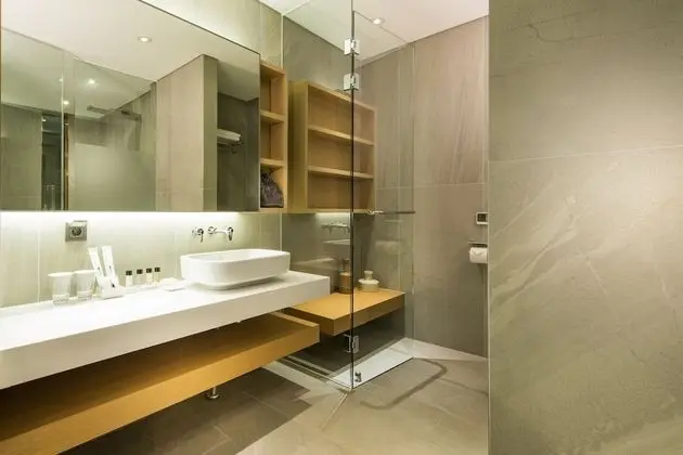 Peyto Diplomatic Suite